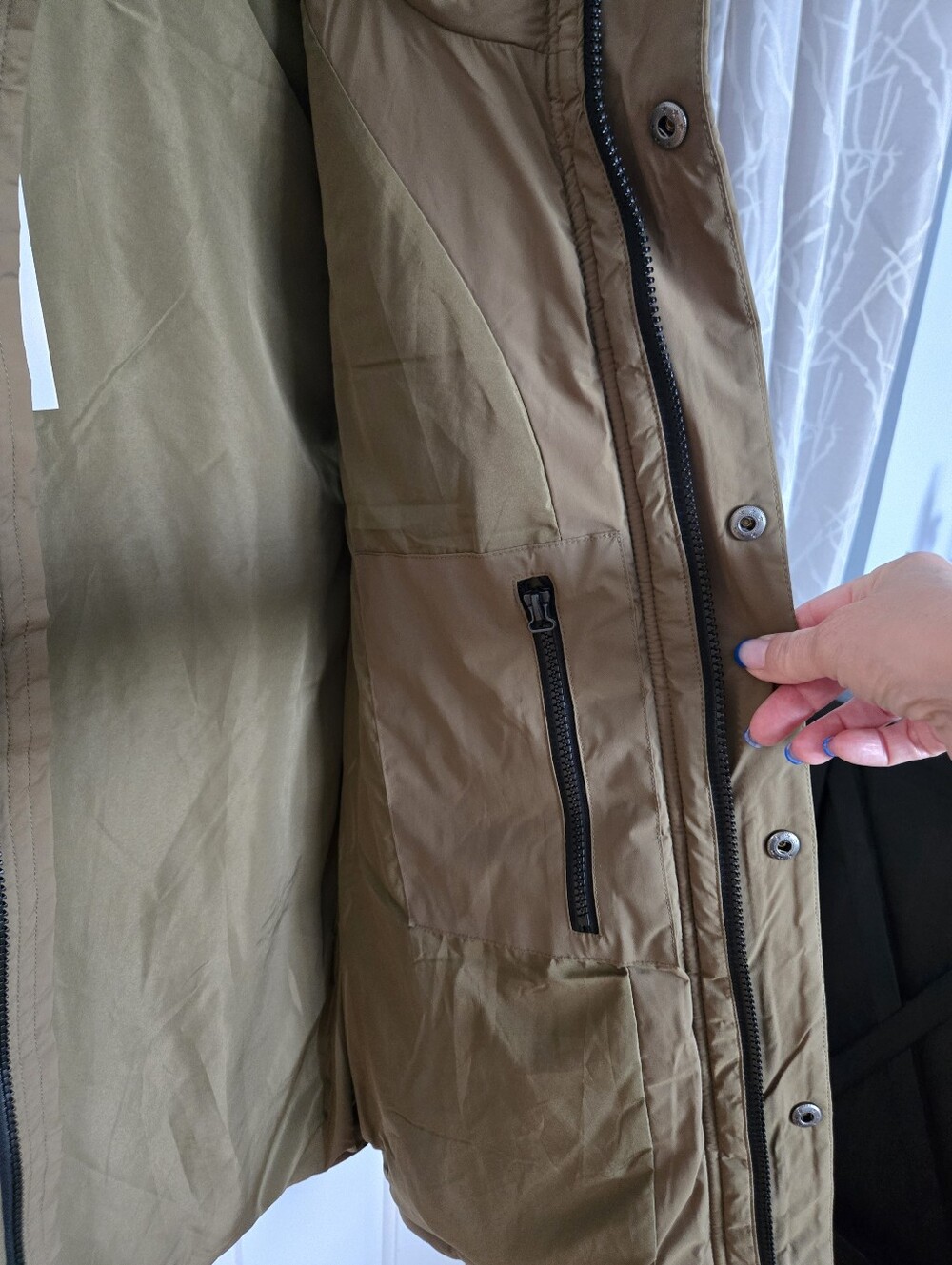 Puffer Vest - Picture 7 of 8